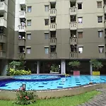 Minimalist Studio Room At Gateway Ahmad Yani Cicadas Apartment By Travelio