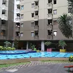 Minimalist Studio Room At Gateway Ahmad Yani Cicadas Apartment By Travelio