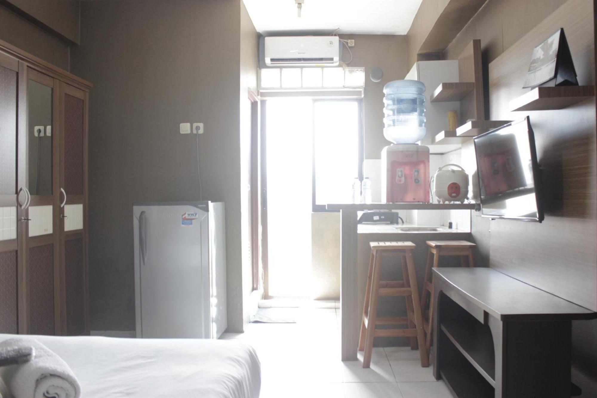 Minimalist At Gateway Ahmad Yani Cicadas By Travelio Apartemen