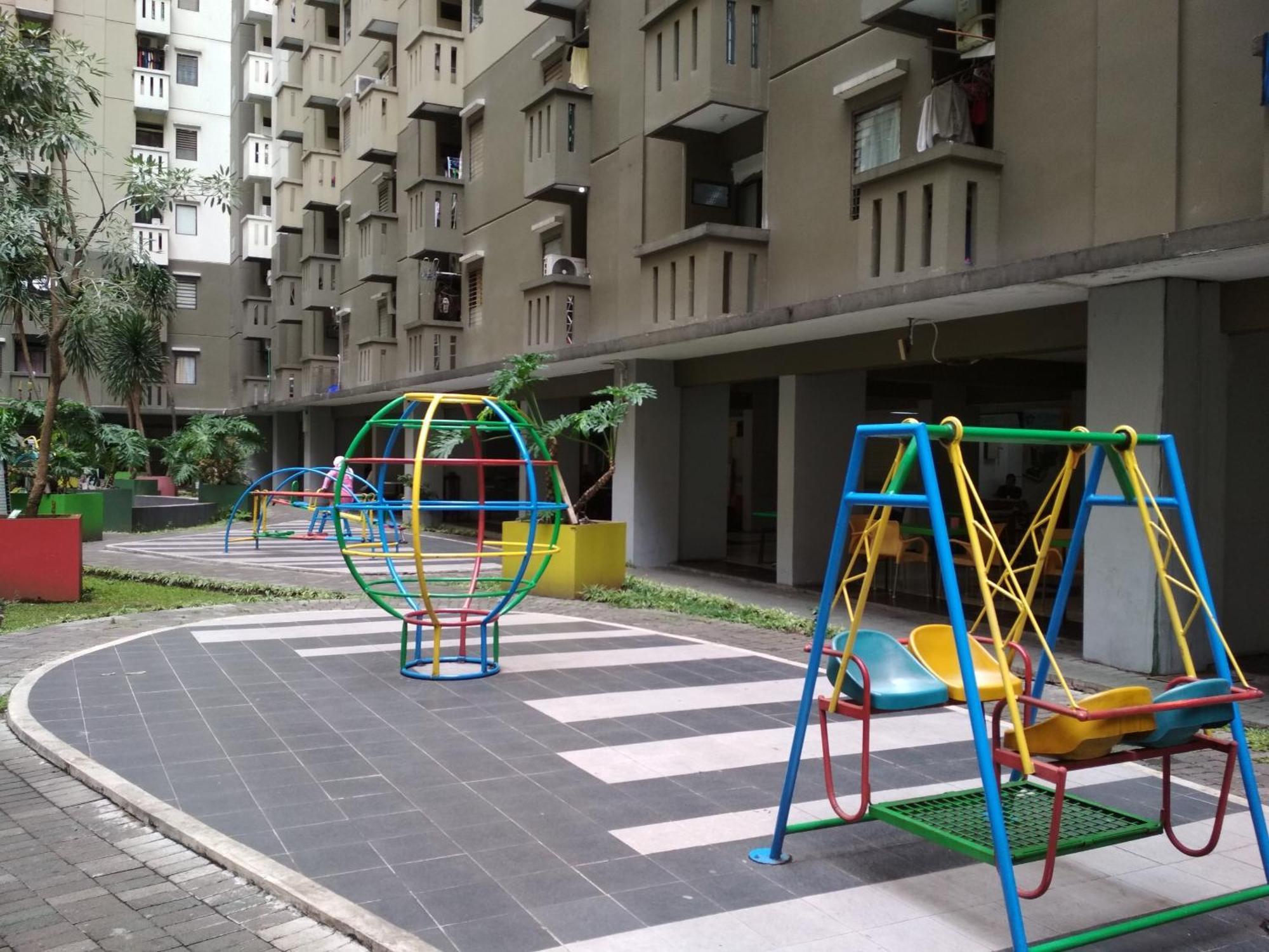Minimalist At Gateway Ahmad Yani Cicadas By Travelio Apartemen